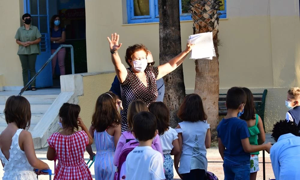 Έμειναν εκτός σχολείων οι αρνητές της μάσκας